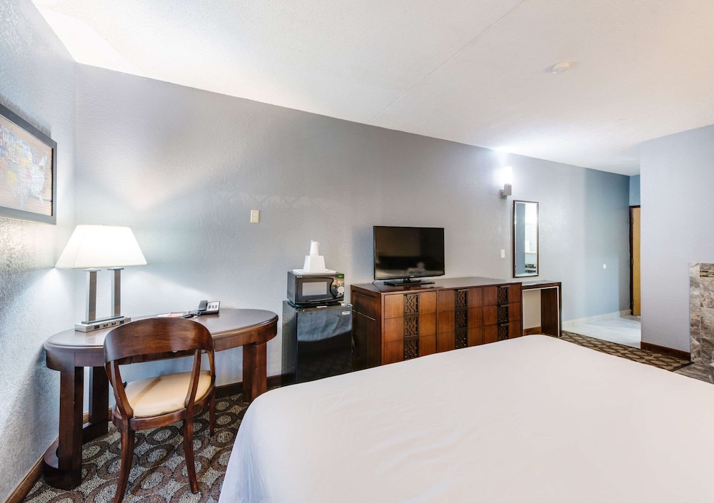 Econo Lodge Lafayette 20/57