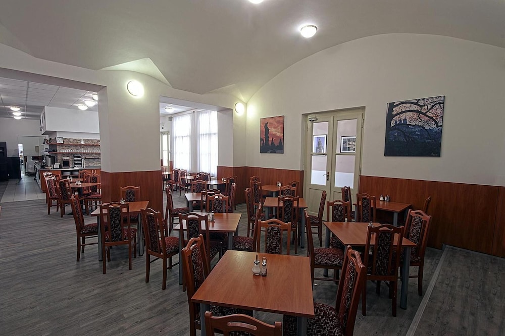 Hotel Zlata Vaha 61/65