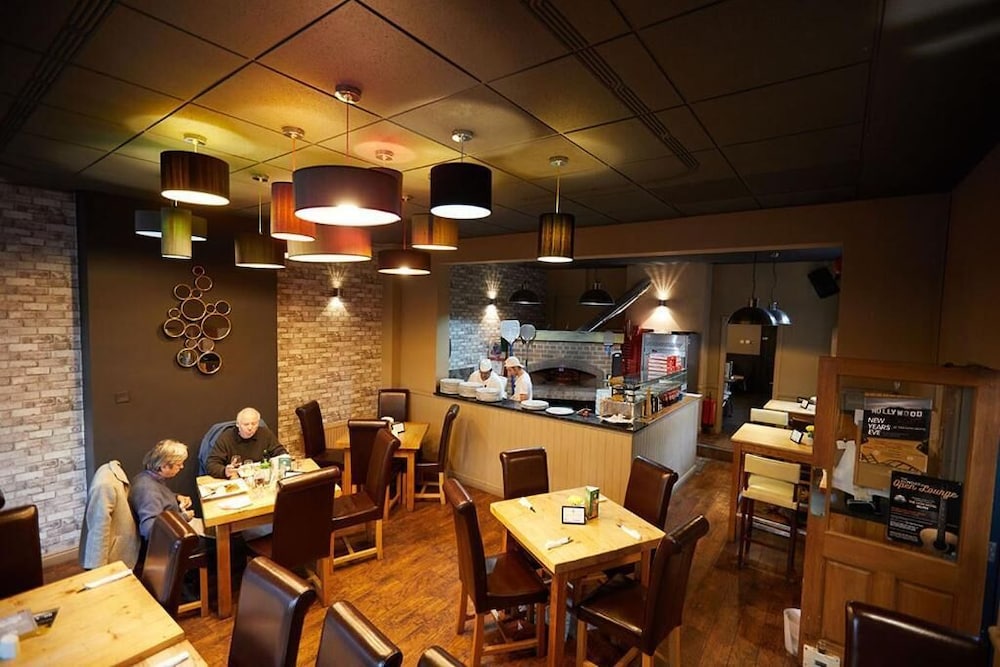 The Lion Pub With Rooms 43/63