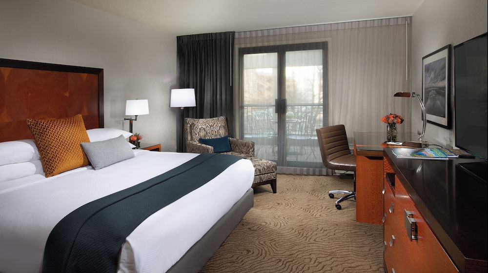 PREMIUM, KING BED, PATIO