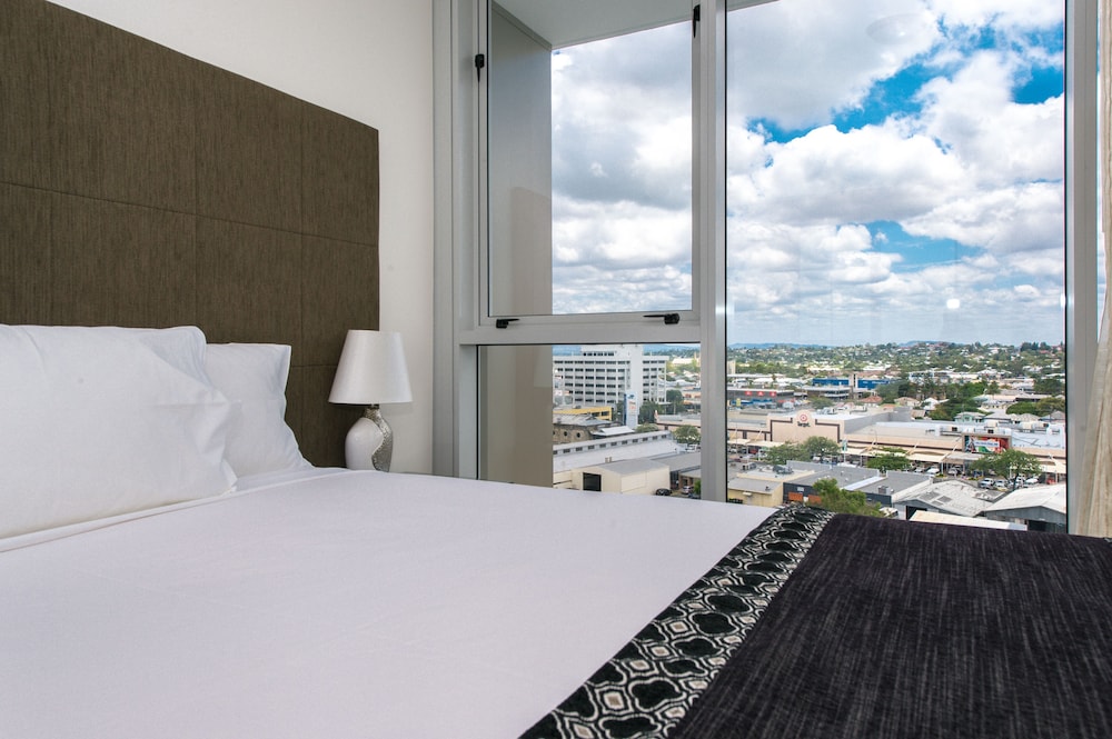 2 BEDROOMS, APARTMENT, CITY VIEW