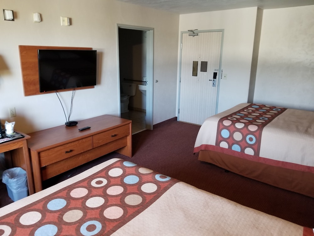 Super 8 by Wyndham Bellingham Airport/Ferndale WA 24/57