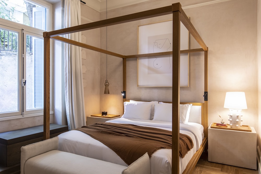 Suite, King Bed, Sofa