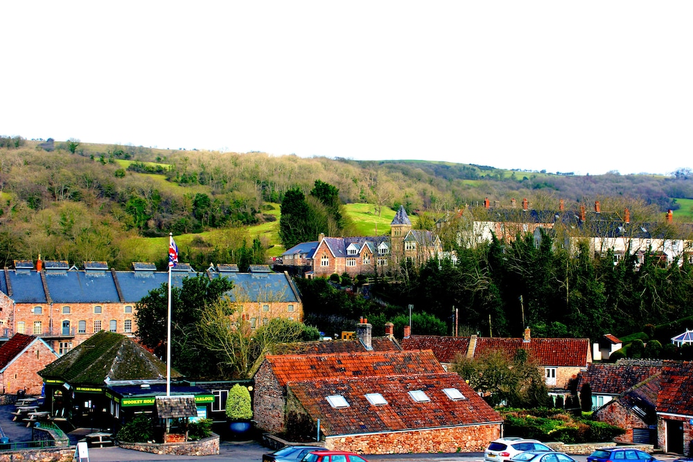Wookey Hole Hotel 45/49