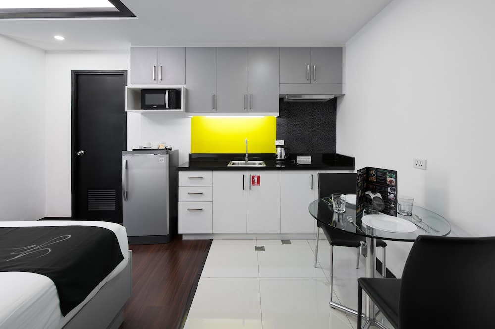 Y2 Residence Hotel 56/68
