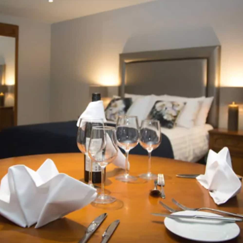 Longcourt Hotel 35/46