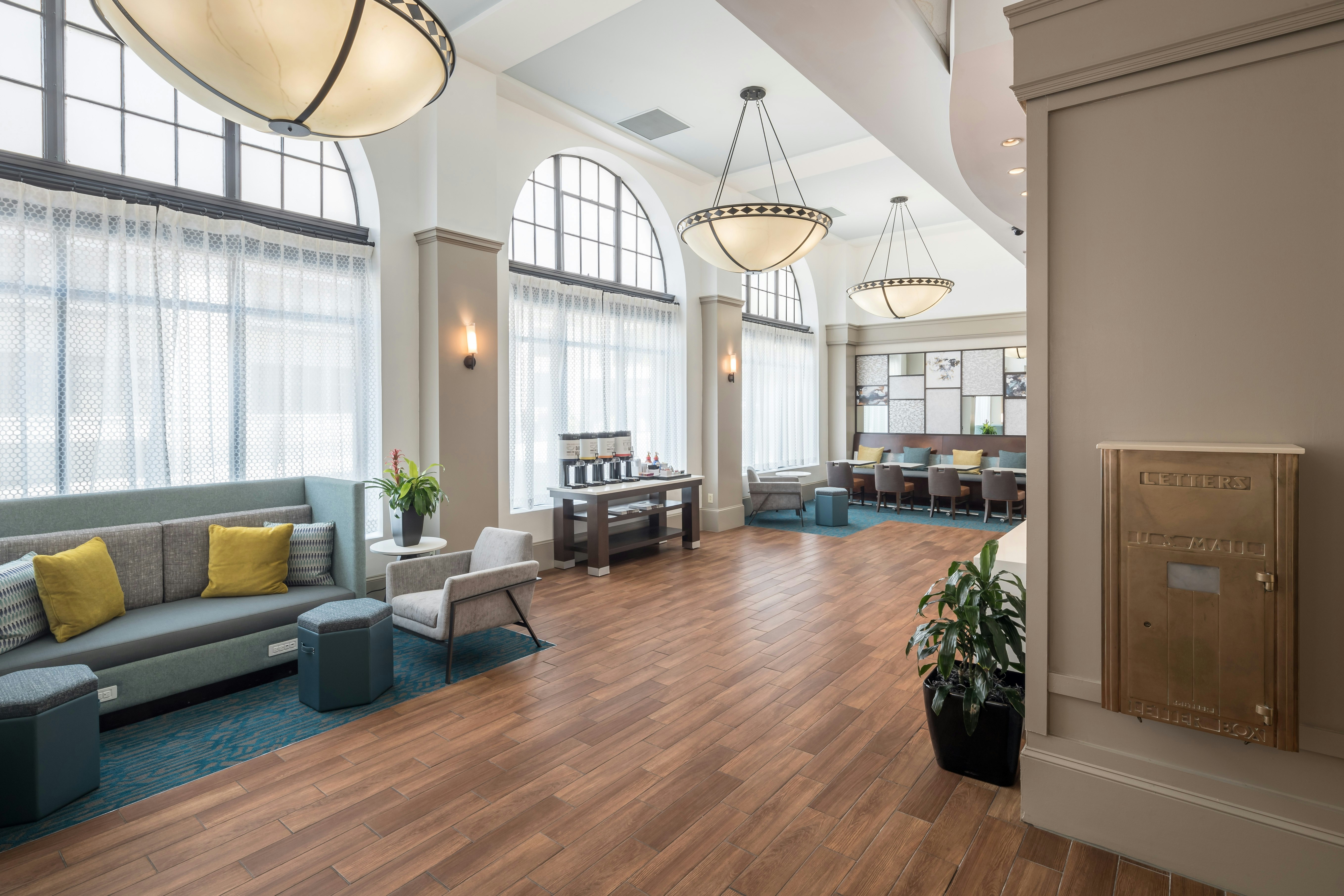 Hampton Inn and Suites Atlanta Downtown 35/56