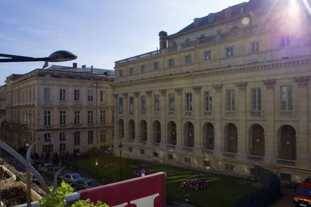 Hotel De l Opera 3/45