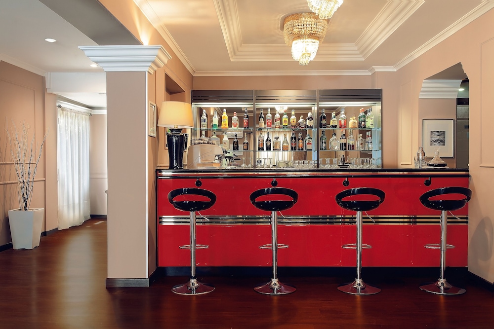 C Hotels Club House 32/38