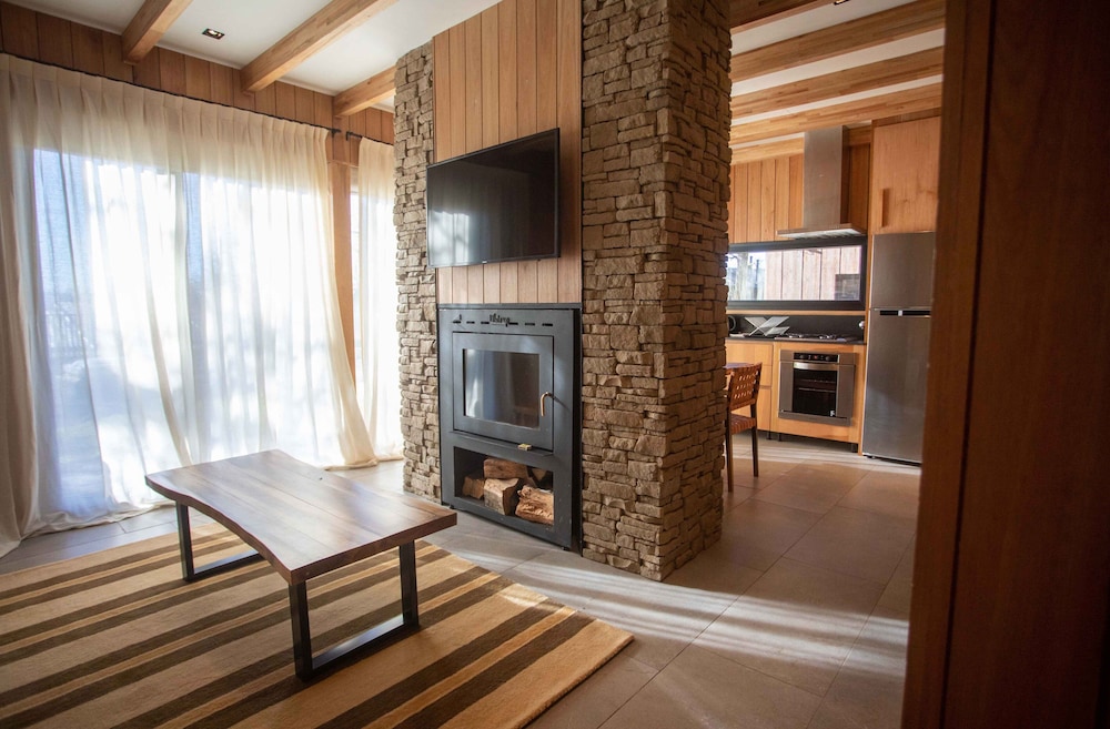 El Refugio Ski & Summer Lodge 36/49