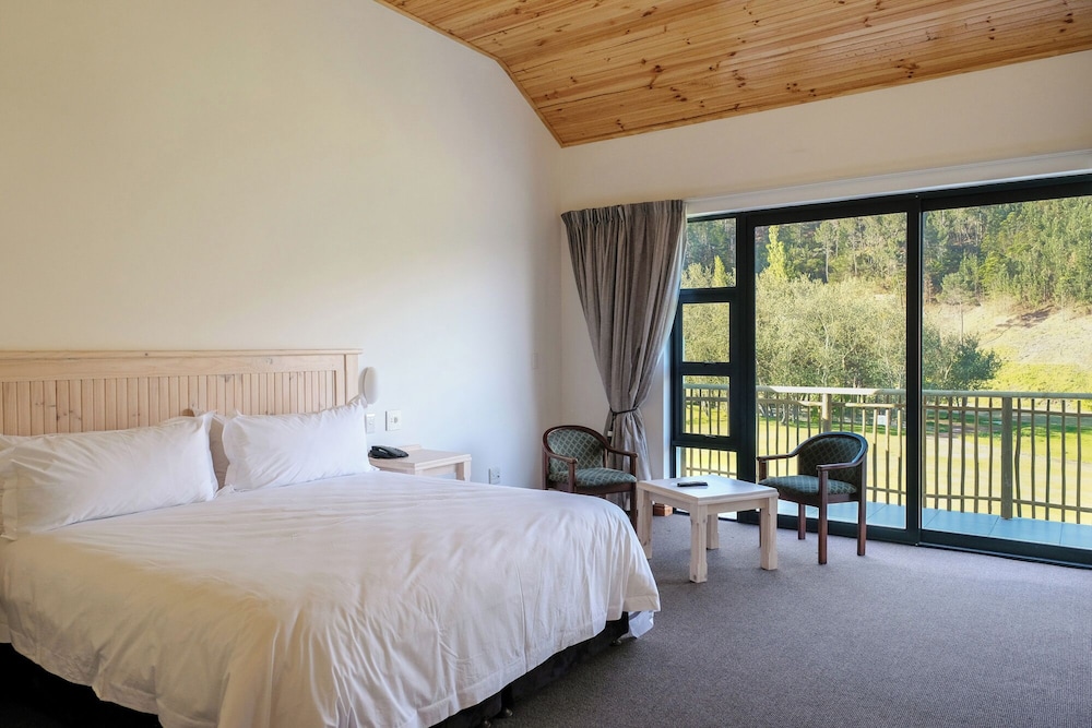 Houw Hoek Hotel 13/50