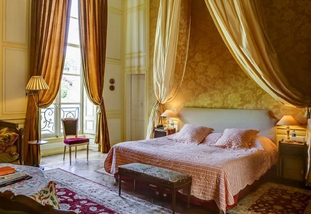 Chateau D'etoges 8/73
