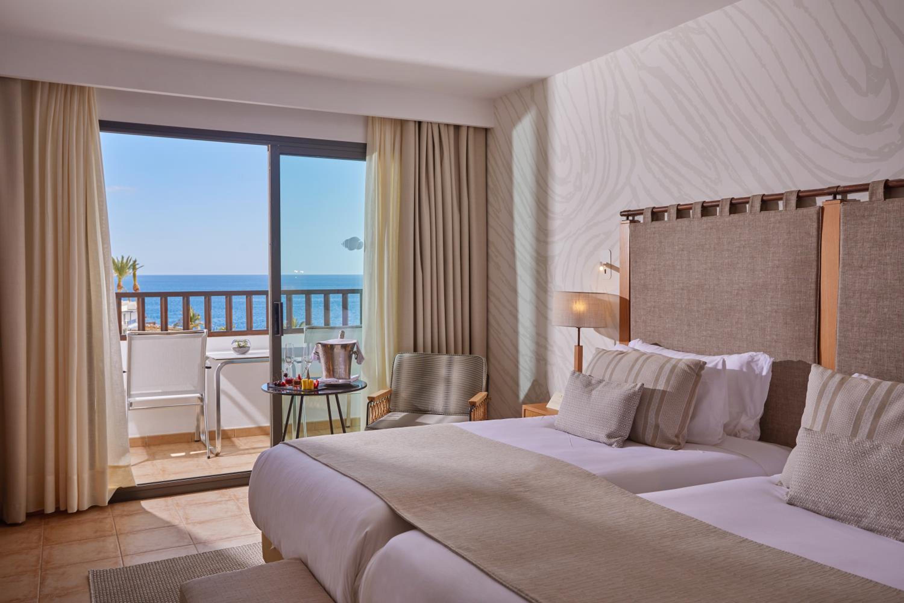 Preferred Club, Deluxe, Ocean Front