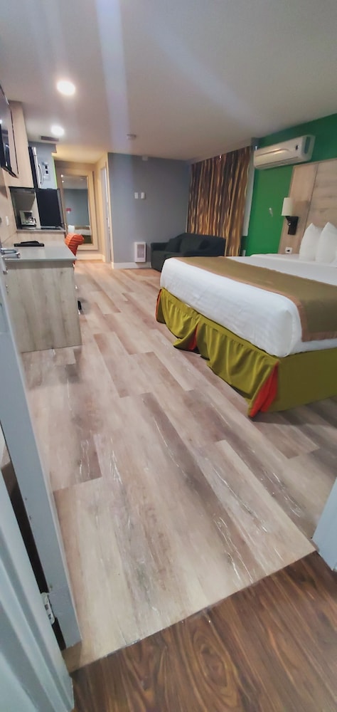 Ramada by Wyndham Medicine Hat 47/75