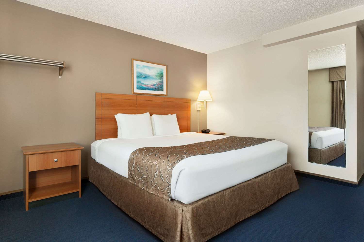 Super 8 by Wyndham Lincoln North 3/32