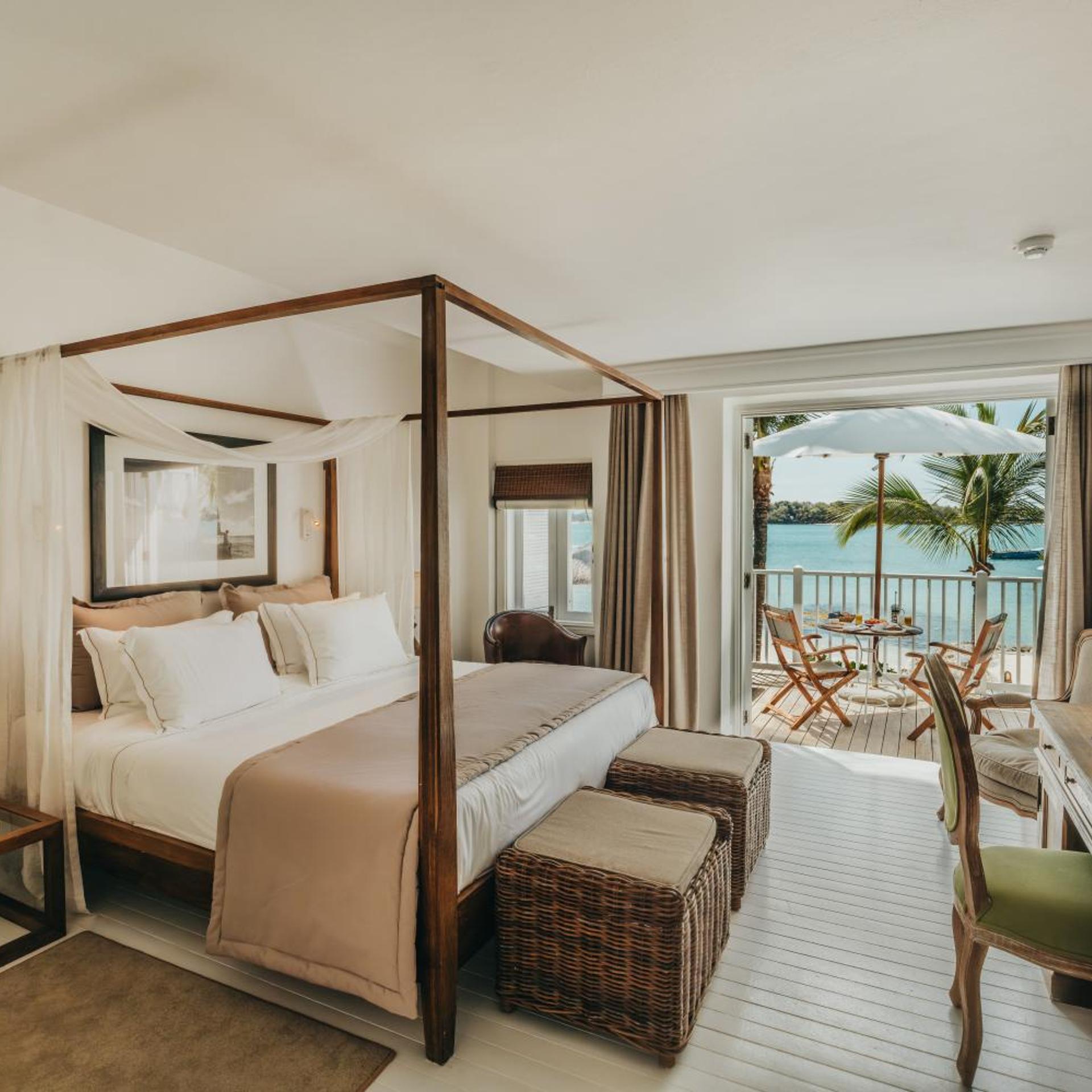 Superior, Beach Front