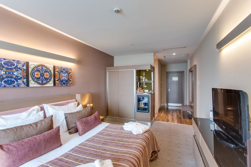 SUPERIOR, DOUBLE BED