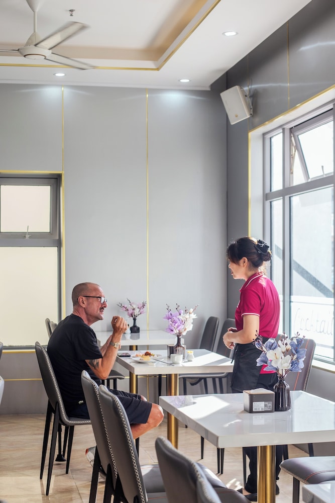 Richico Apartments And Hotel 70/82