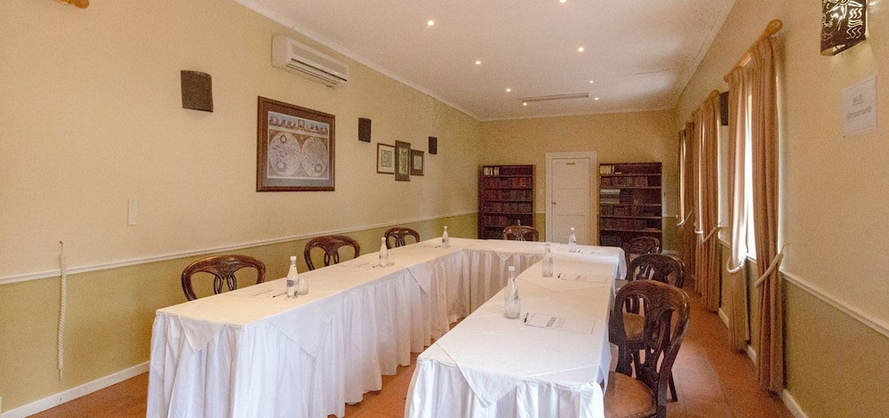 Pontac Manor Hotel 8/28