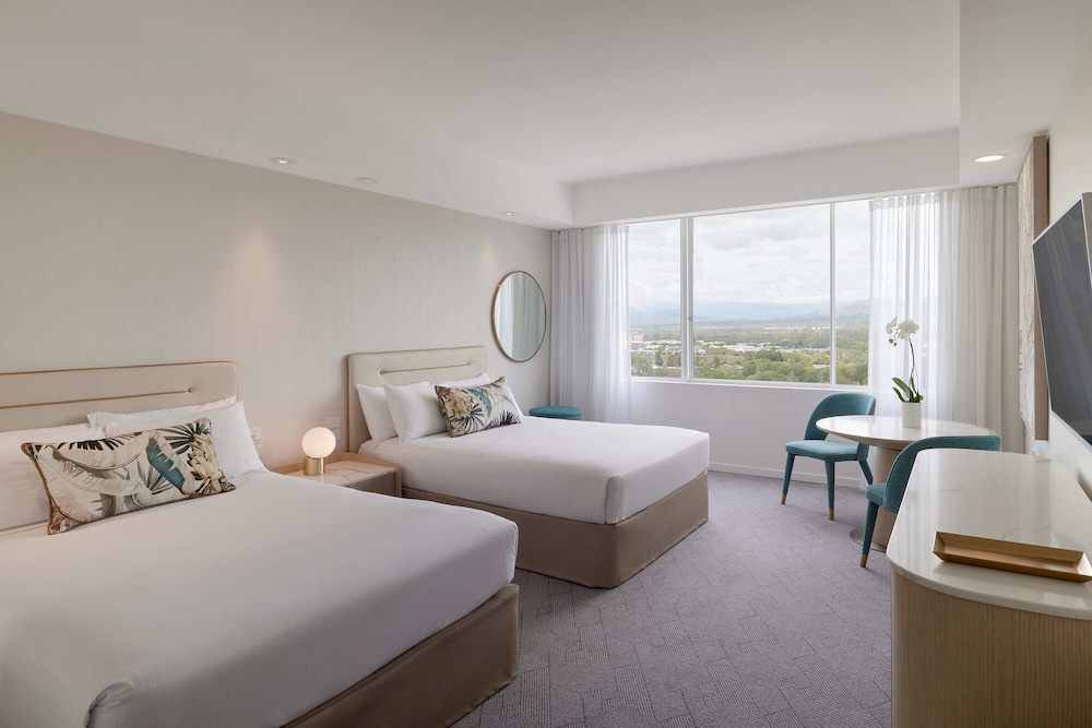 DELUXE, MOUNTAIN VIEW