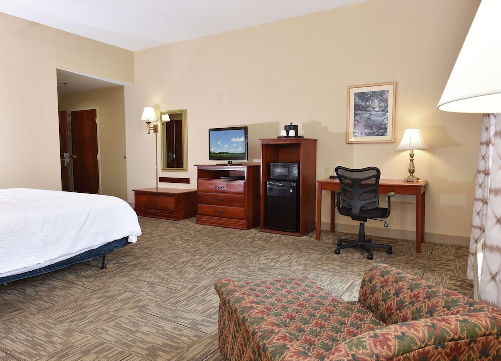 Hampton Inn Selma 9/42