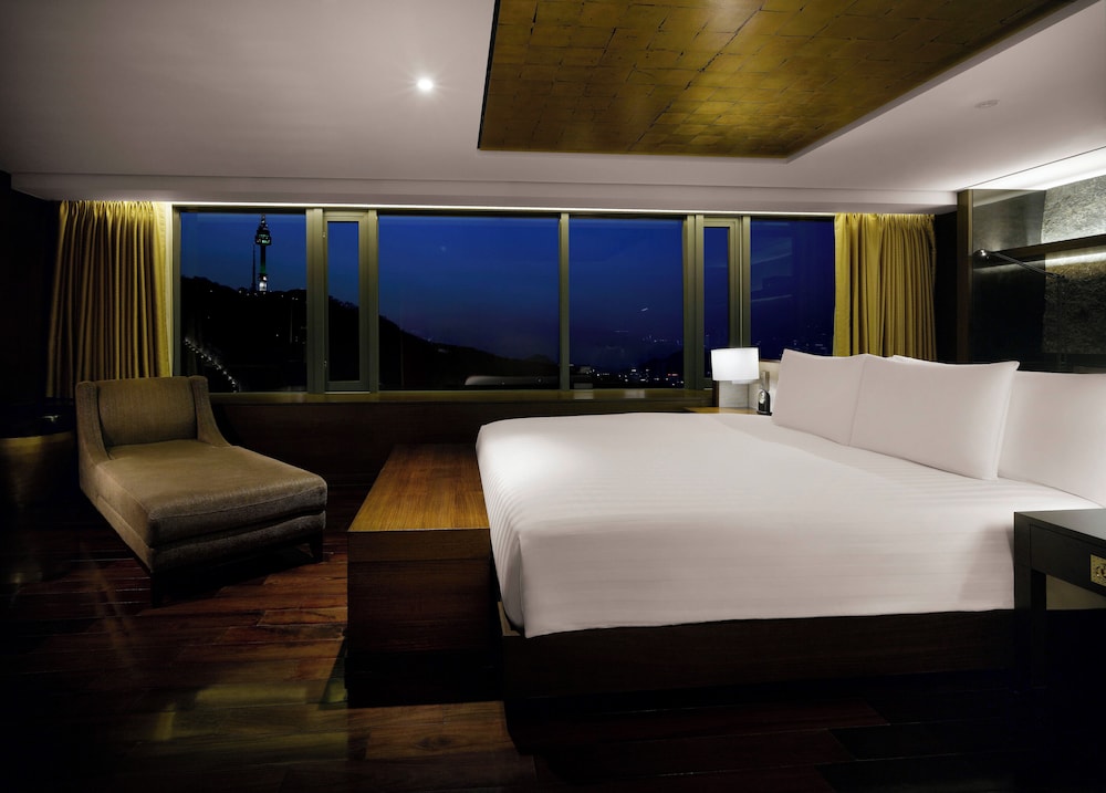 Grand, Namsan, Spa, Premier, Suite, King Bed, with Pool