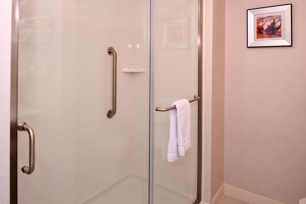 Hampton Inn & Suites Albany/East Greenbush 10/46