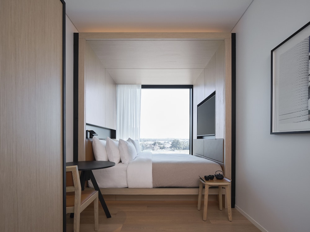 STANDARD, KING BED