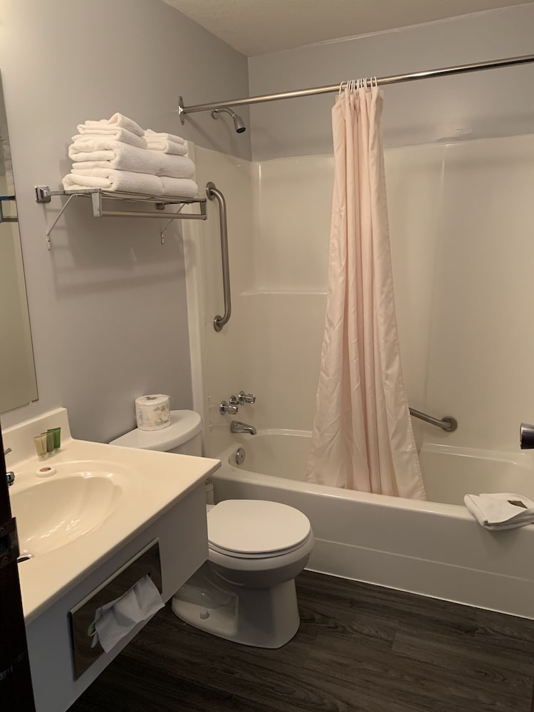 Three Valley Lake Chateau 60/60