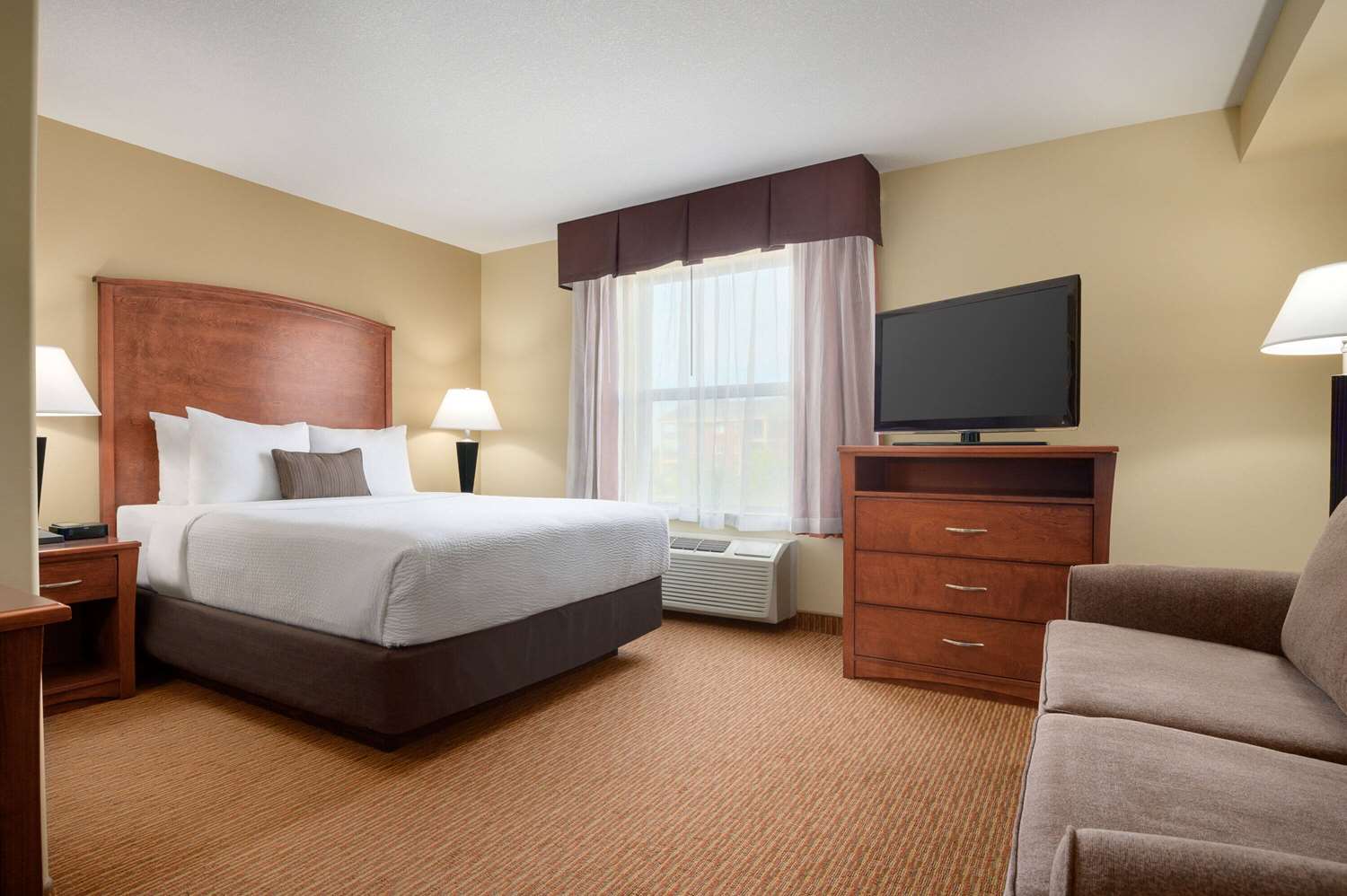 Days Inn & Suites By Wyndham Sherwood Park Edmonton 7/24