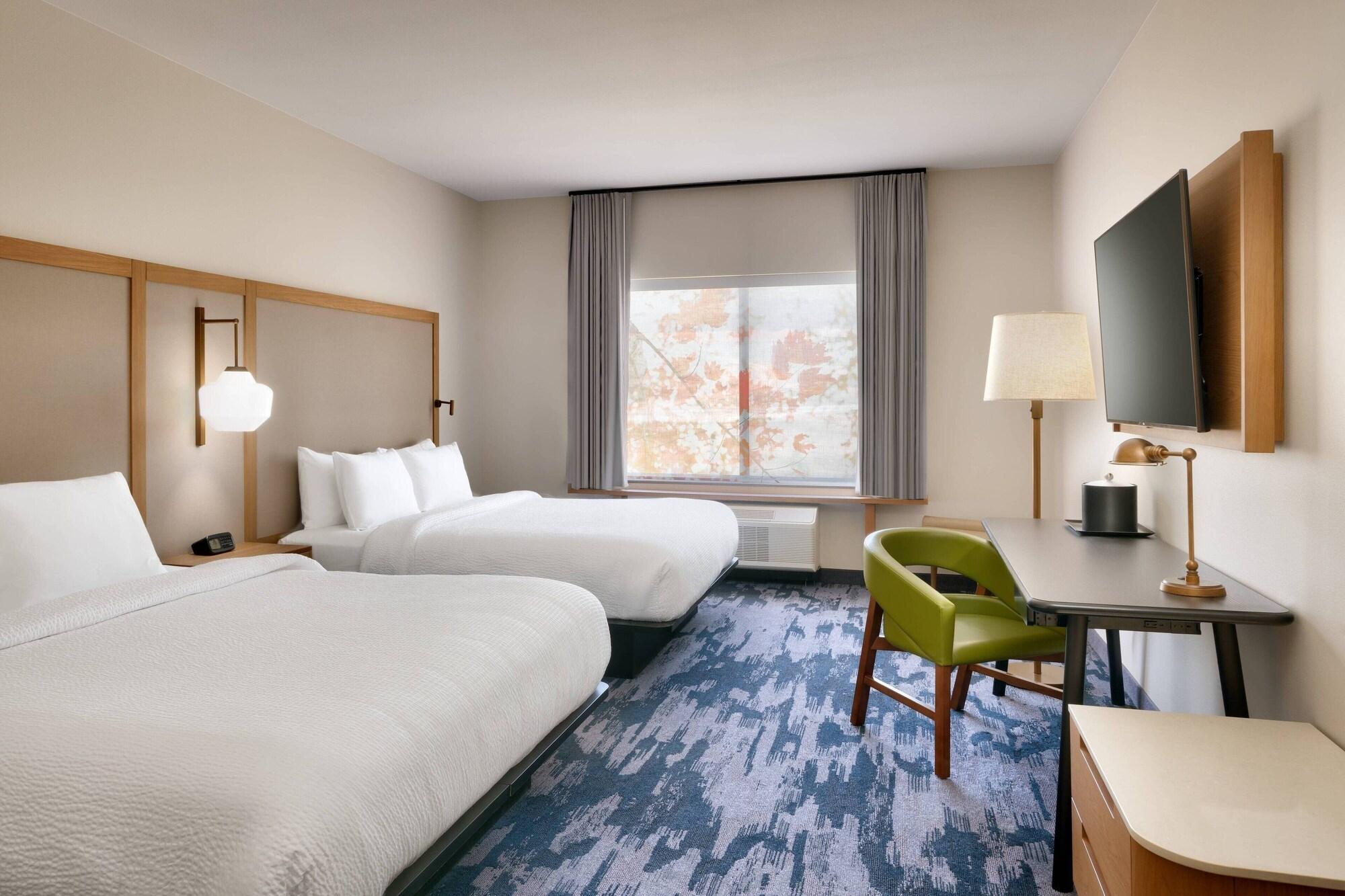 room, multiple beds