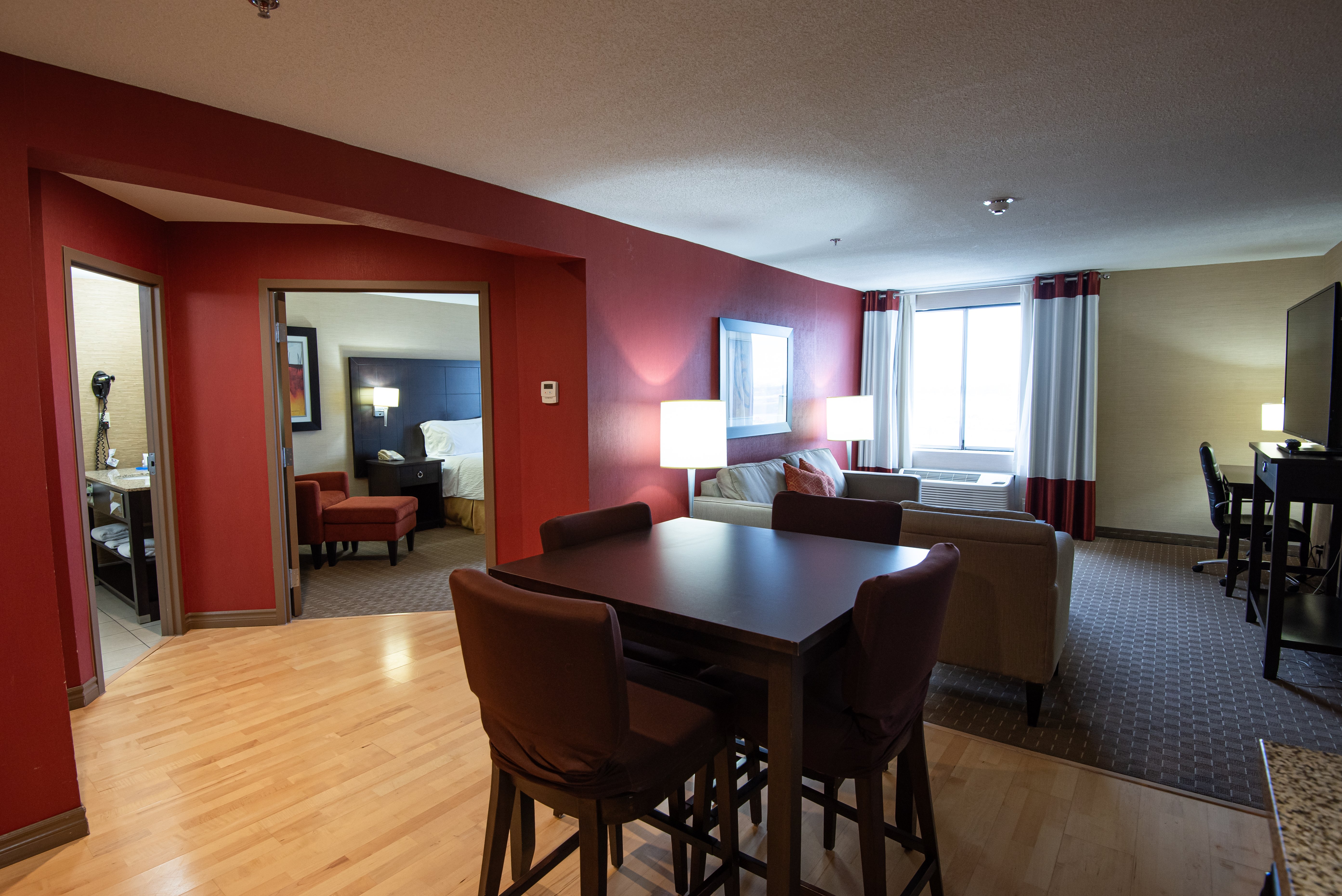 Holiday Inn Express Suites Chatham South 64/75