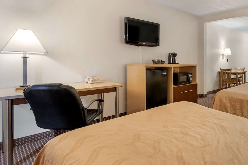 SureStay by Best Western Obetz Rickenbacker Airport 23/45