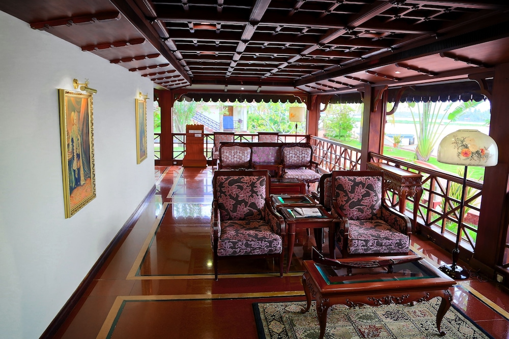 Sterling Lake Palace Alleppey. 44/58