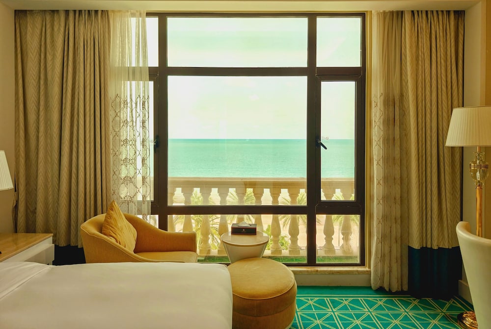 غرفة ديلوكس بسرير كينج بإطلالة على البحر، Ramada by Wyndham Sihanoukville Xinhaohui Palace 3/5