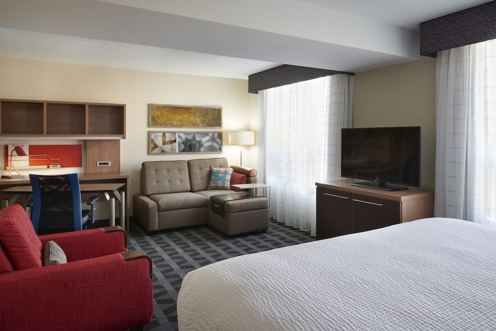 Towneplace Suites By Marriott Windsor 8/31