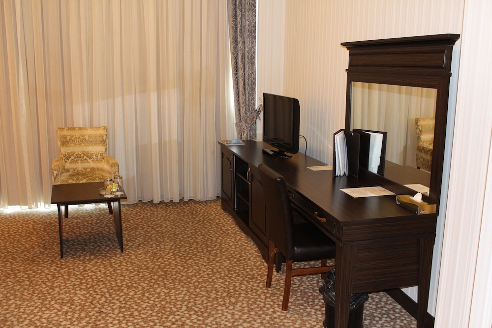 NEW BAKU HOTEL 50/50