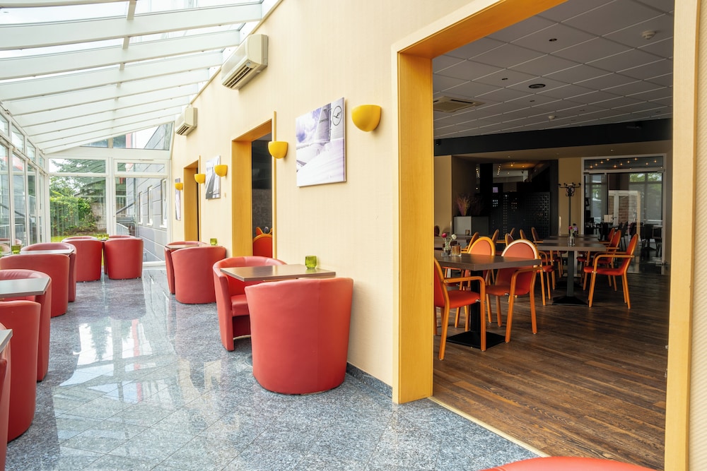 Airways Hotel Frankfurt Airport West 36/50
