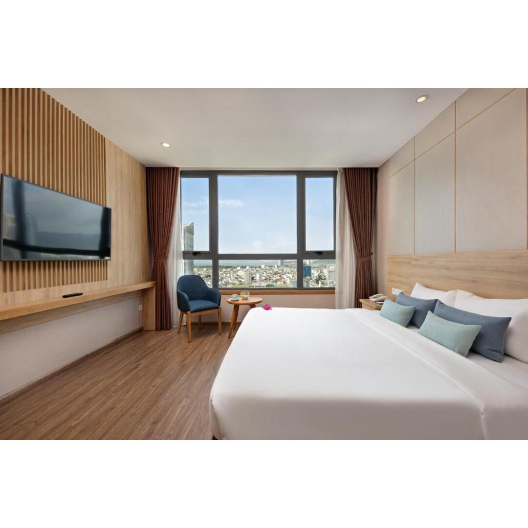 Suite, City View