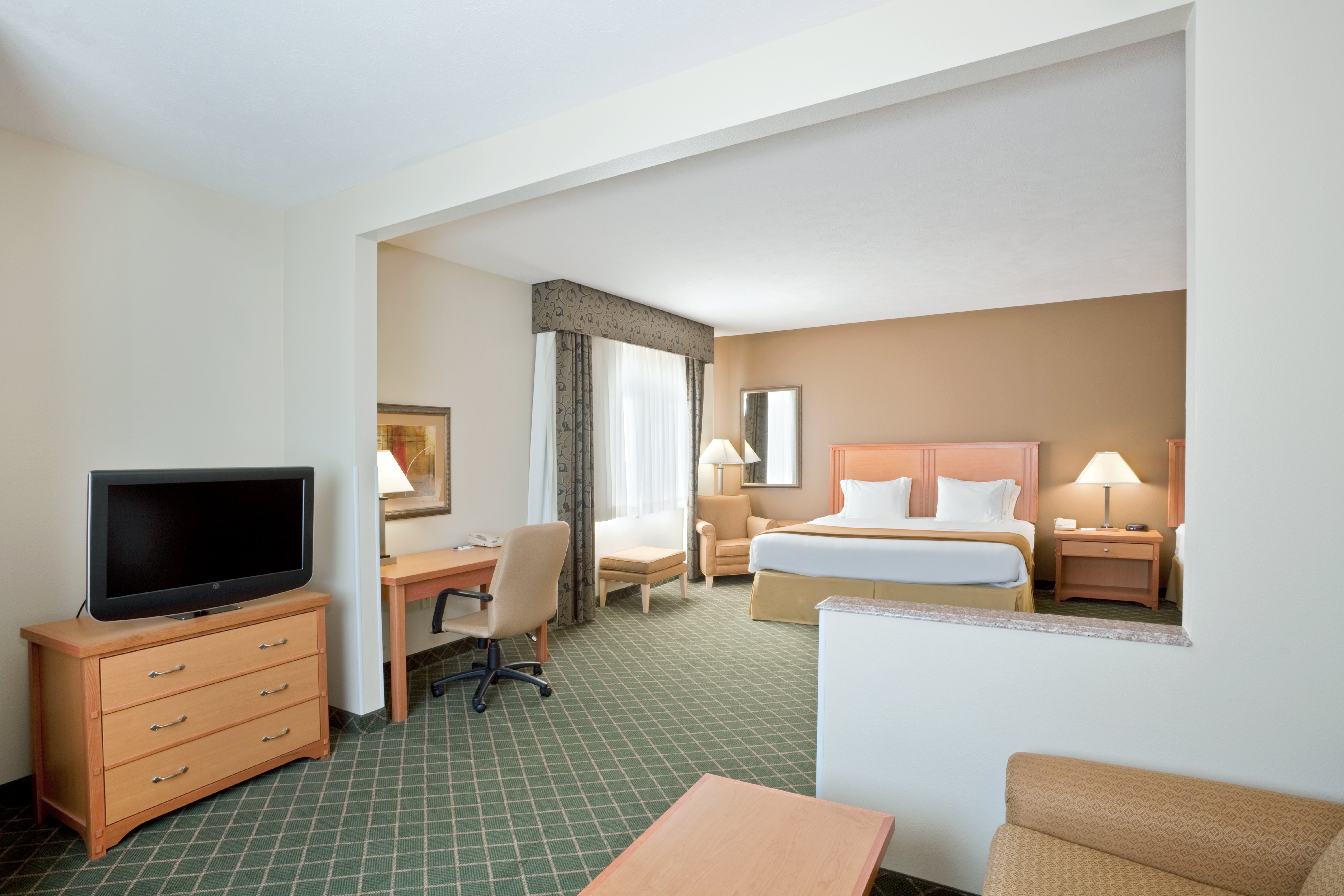 Holiday Inn Express and Suites Lincoln South 41/53