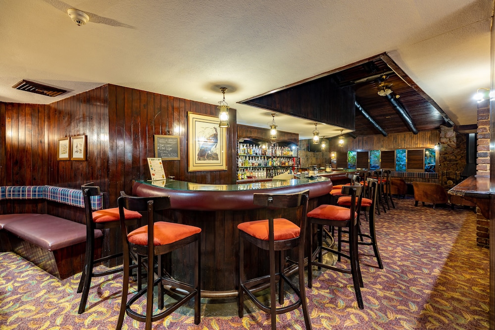 Pine Lake Inn 34/50