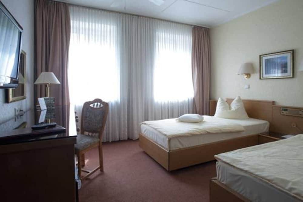 Hotel Schumacher Dusseldorf 48/66