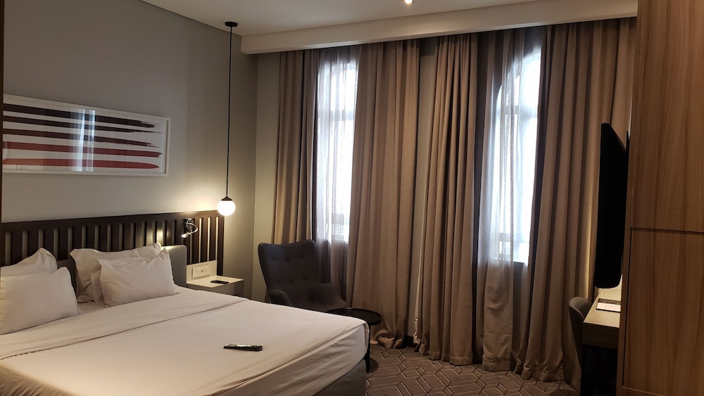 Radisson Hotel Lagos Ikeja 24/61