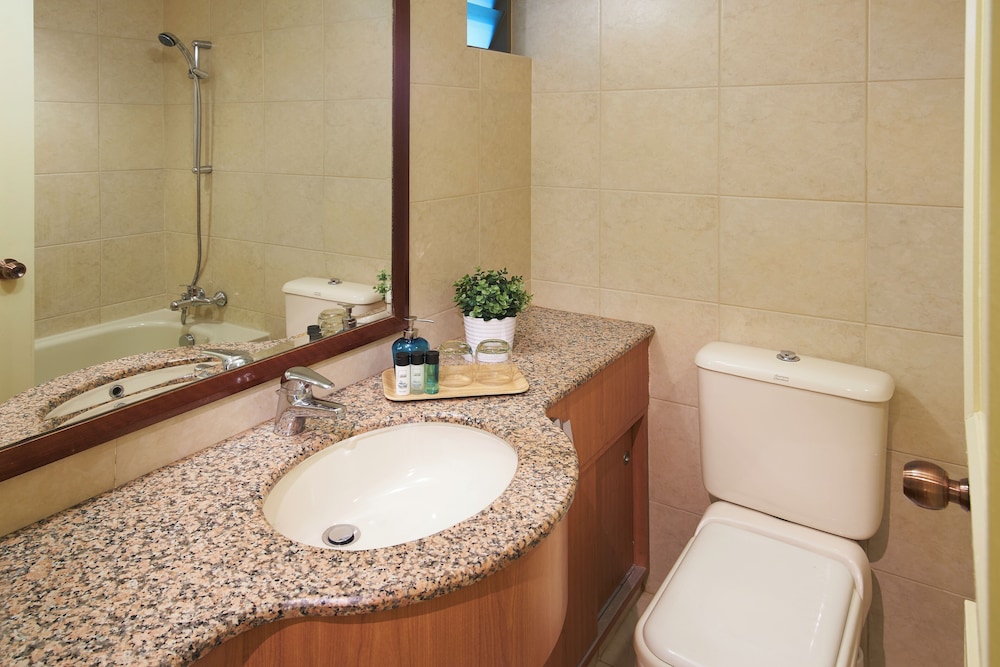 3 Bedrooms, Apartment, Single Bed, 2 Queen Beds, Village Residence Hougang 19/19