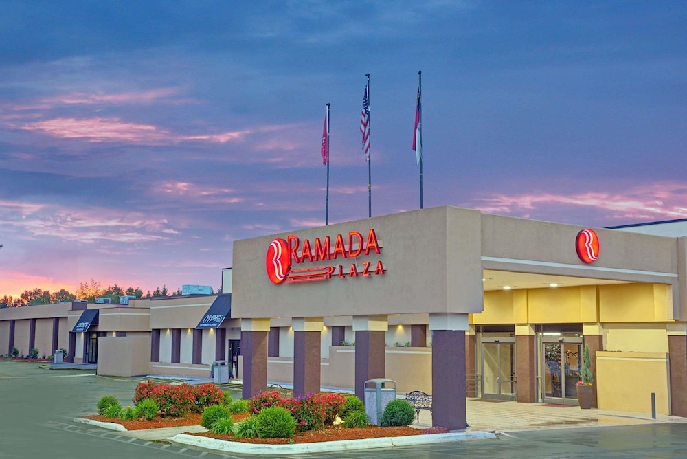 Ramada Plaza Charlotte Airport Hotel and Conference Center 1/30