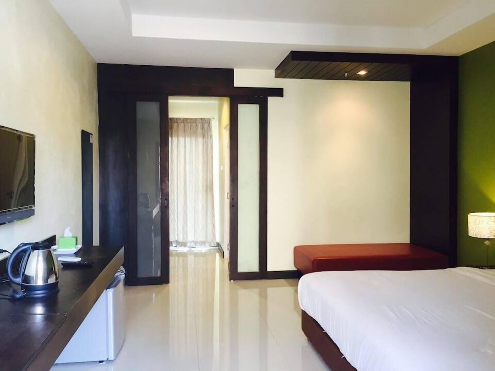 Villa Thiwa Hotel 8/19