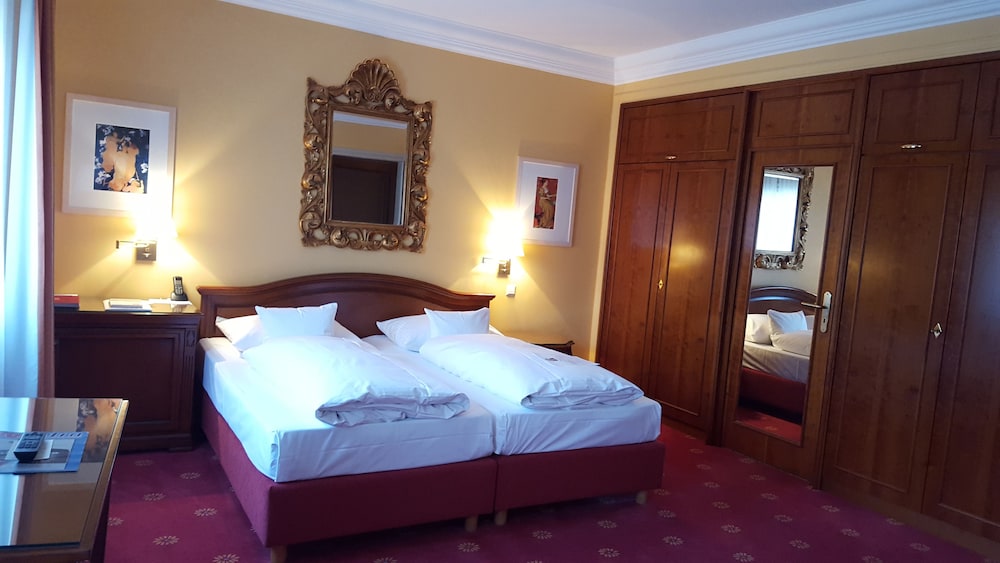 ATLANTIC PARKHOTEL 13/63