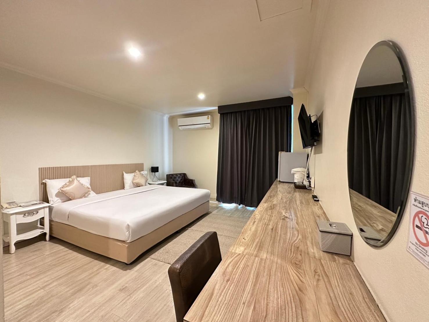 Room, King Bed