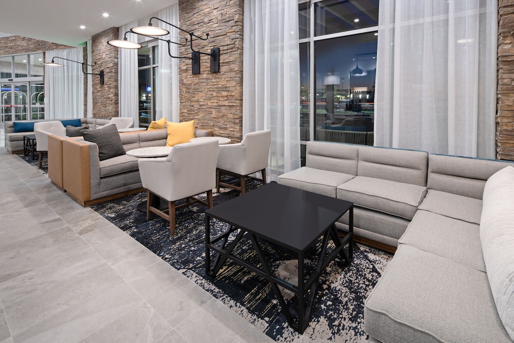 Hyatt Place Bakersfield 27/46