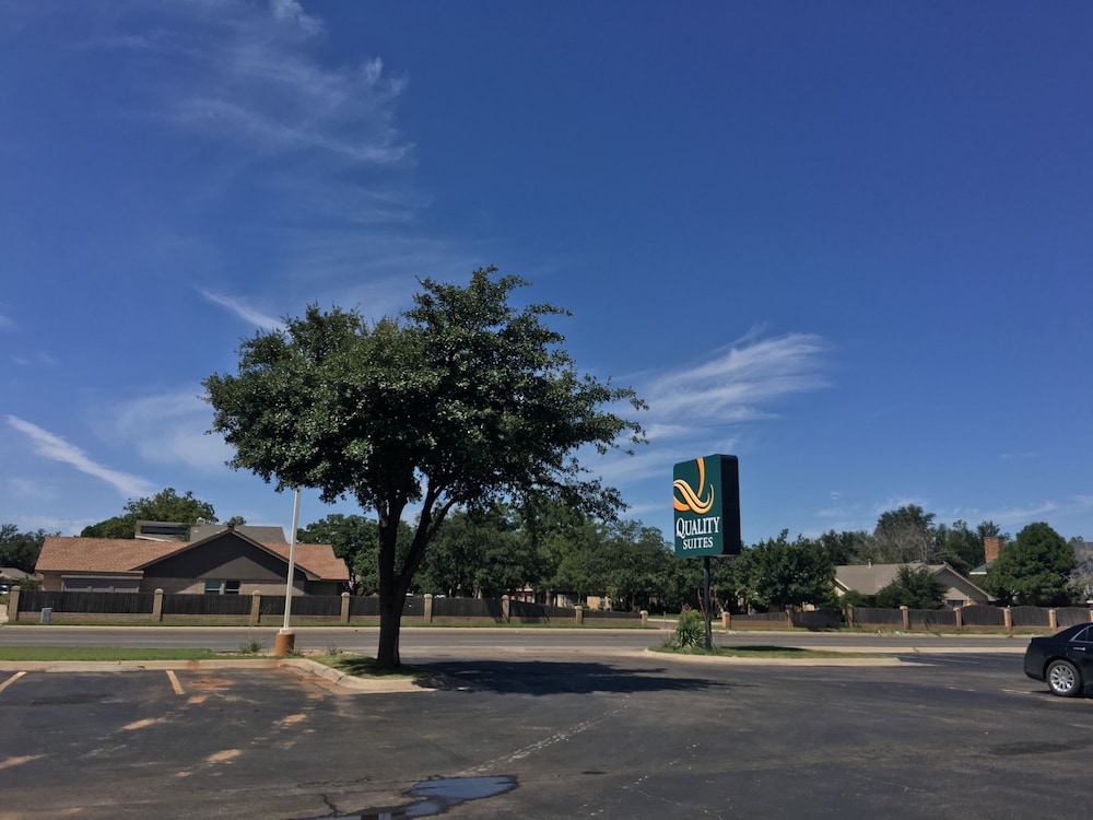 Quality Suites Midland North Loop 250 57/63